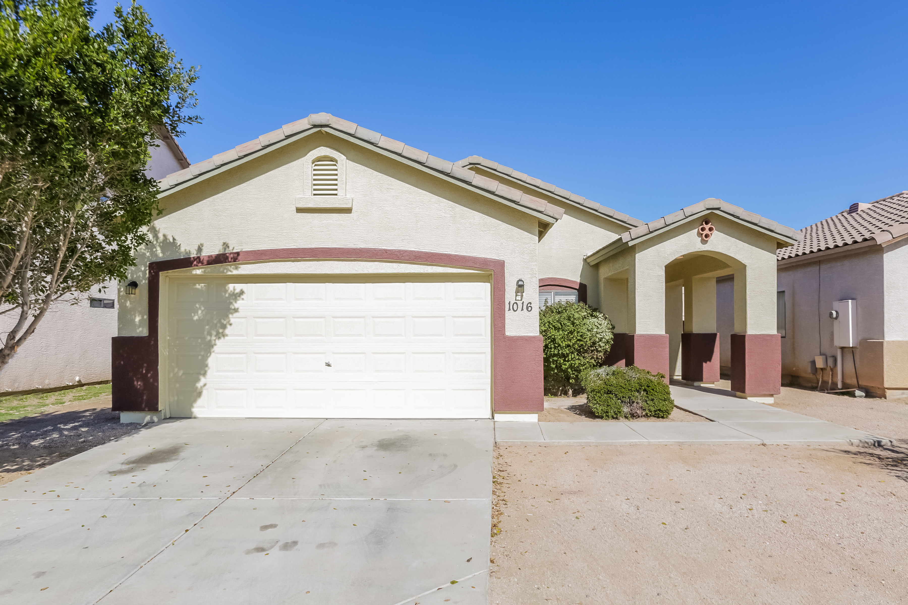 1016 W Lydia Ln Phoenix, AZ 85041